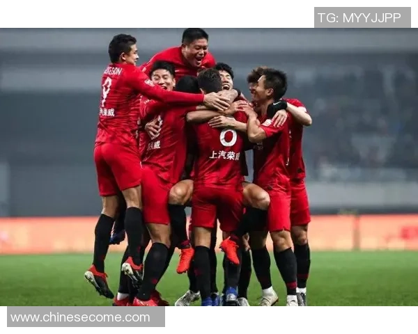 上港与苏宁激战正酣比赛结果揭晓引发球迷热议与期待 上港与苏宁激战正酣比赛结果揭晓引发球迷热议与期待