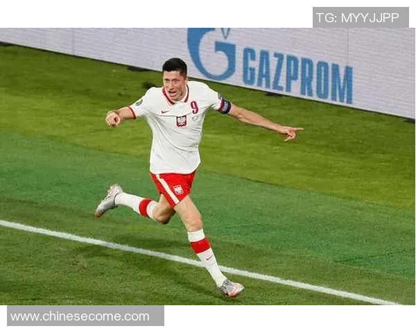 莱万携手球队再创辉煌期待在新赛季中展现更强实力与风采 莱万携手球队再创辉煌期待在新赛季中展现更强实力与风采